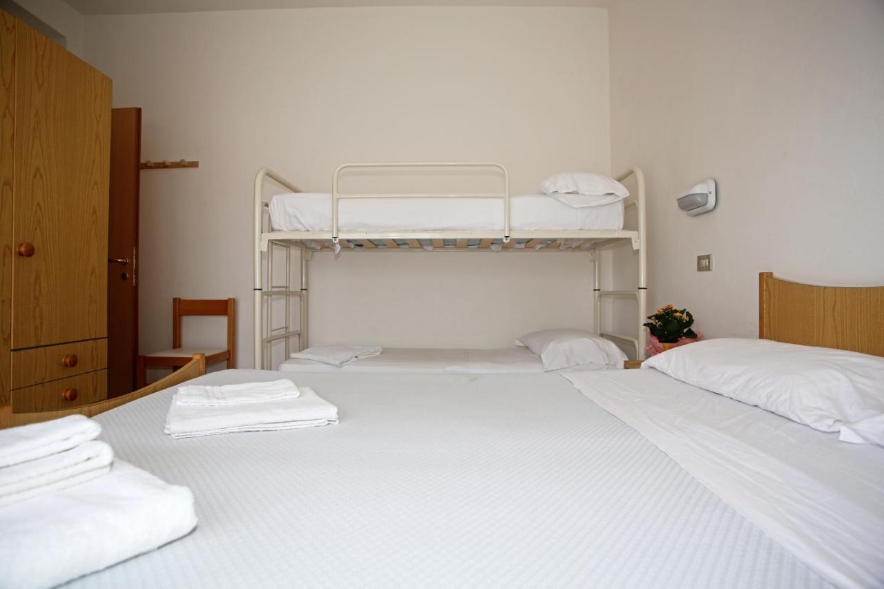 Hotel Serafini Misano Adriatico Exterior foto