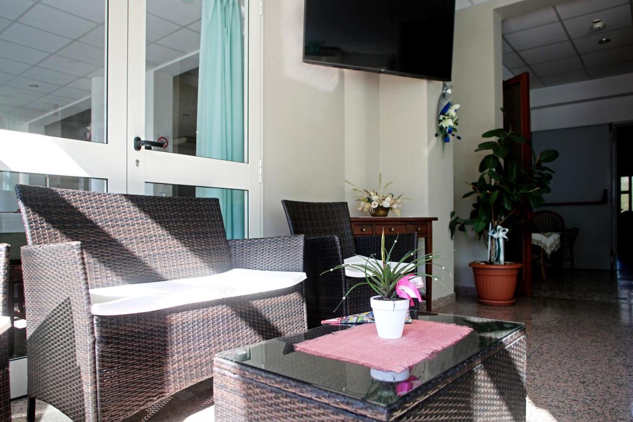 Hotel Serafini Misano Adriatico Exterior foto