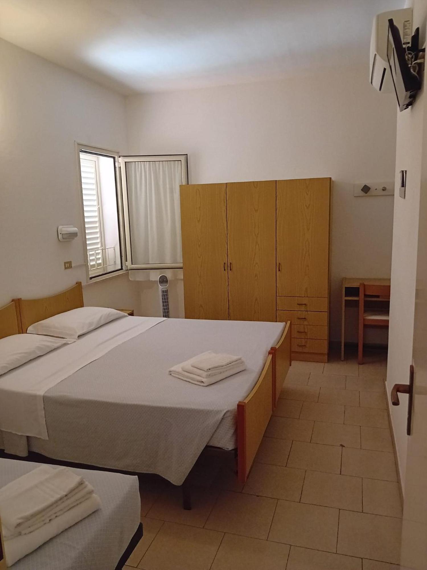 Hotel Serafini Misano Adriatico Exterior foto