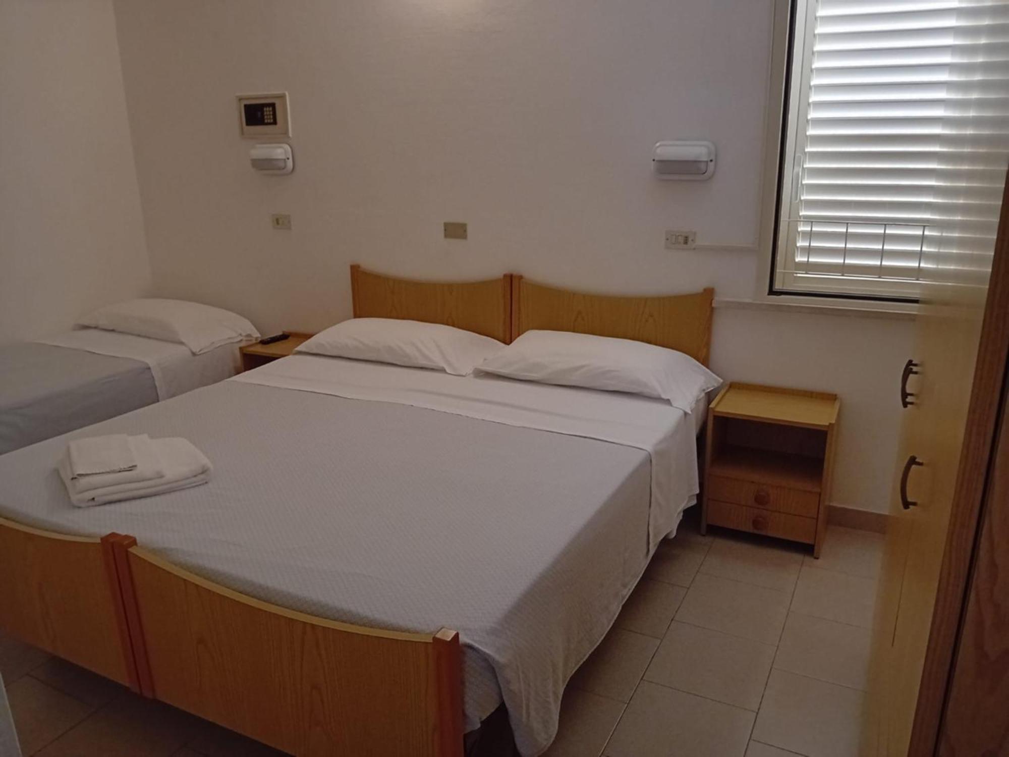 Hotel Serafini Misano Adriatico Exterior foto